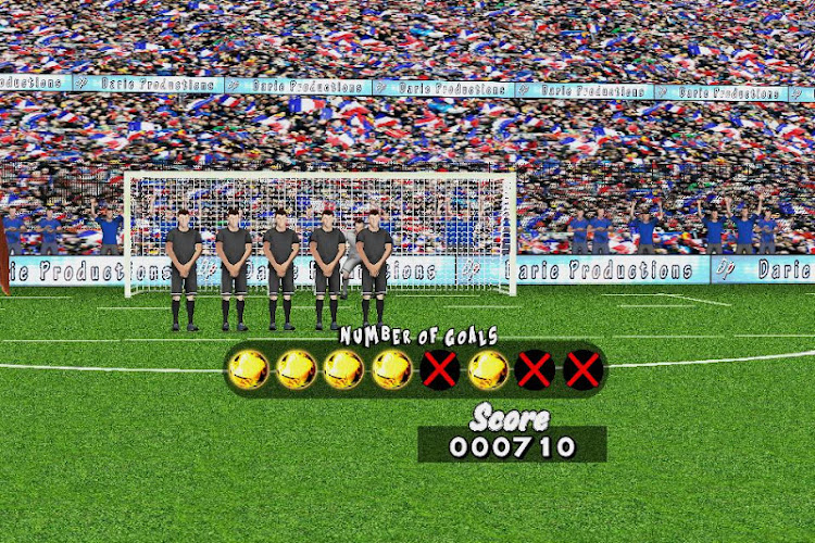 #2. Free-Kick Football Ultimate (Android) By: Darie Productions